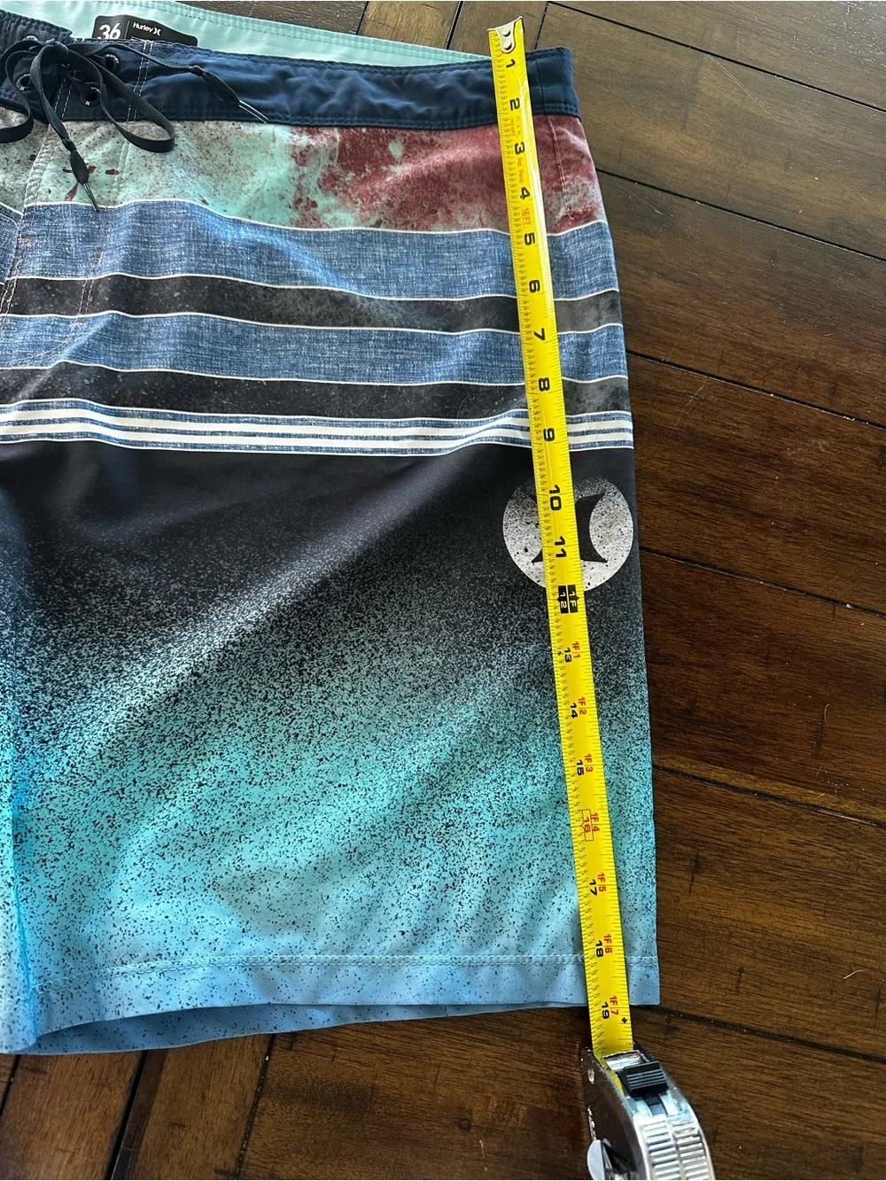 Hurley Men’s Blue Gradient Stripe Swim Trunks Size 36